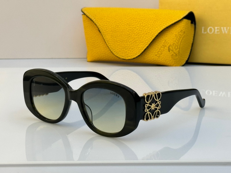 Loewe Sunglasses(AAAA)-372