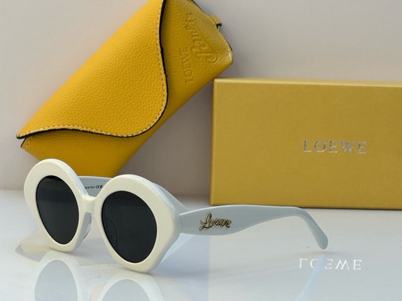 Loewe Sunglasses(AAAA)-329