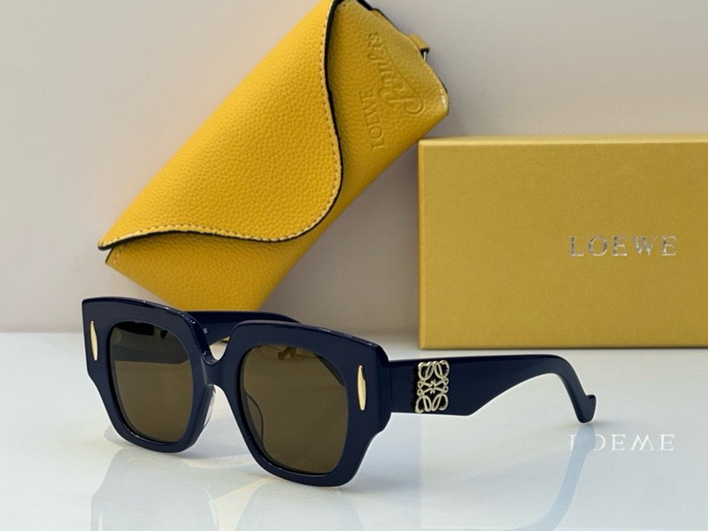 Loewe Sunglasses(AAAA)-325