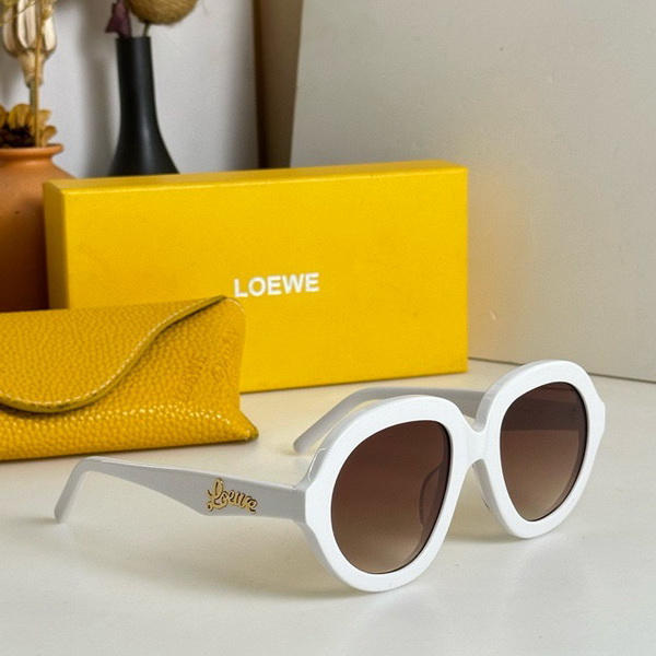 Loewe Sunglasses(AAAA)-297