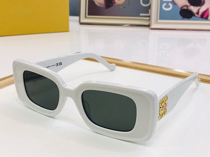 Loewe Sunglasses(AAAA)-274
