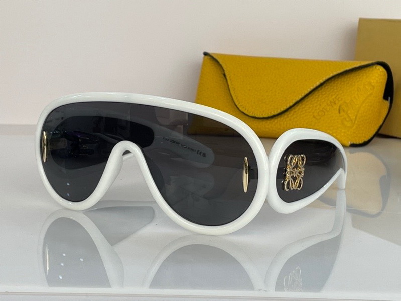 Loewe Sunglasses(AAAA)-267