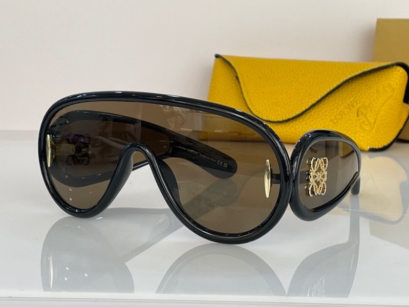 Loewe Sunglasses(AAAA)-266