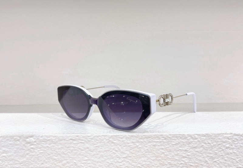 Ferragamo Sunglasses(AAAA)-378