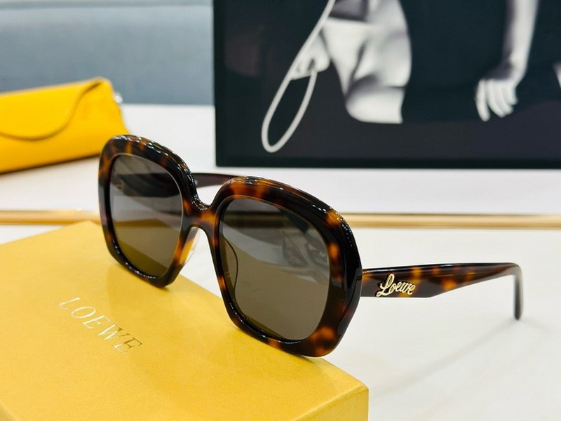 Loewe Sunglasses(AAAA)-234
