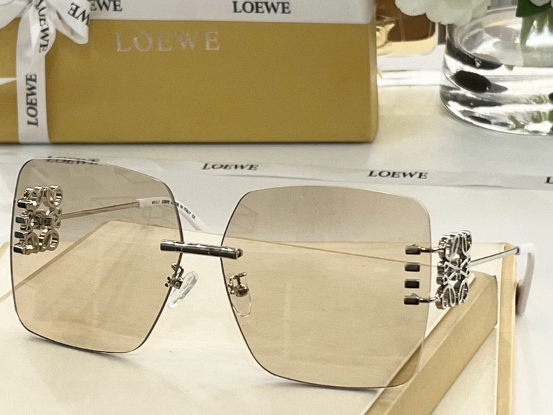 Loewe Sunglasses(AAAA)-223