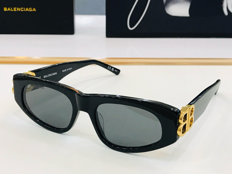 Balenciaga Sunglasses(AAAA)-095