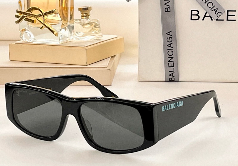 Balenciaga Sunglasses(AAAA)-071
