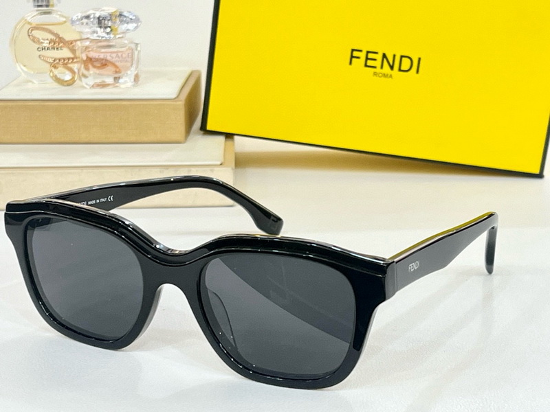 Fendi Sunglasses(AAAA)-215