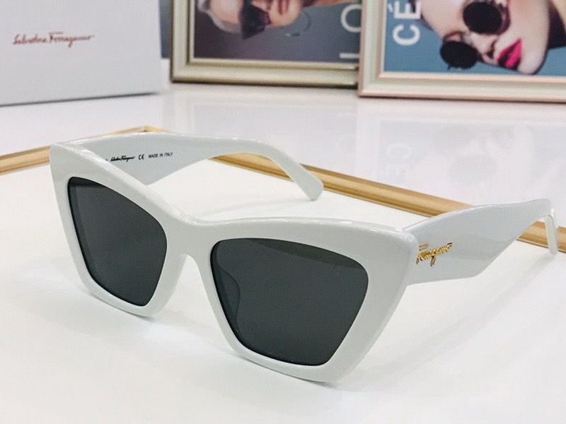 Ferragamo Sunglasses(AAAA)-106