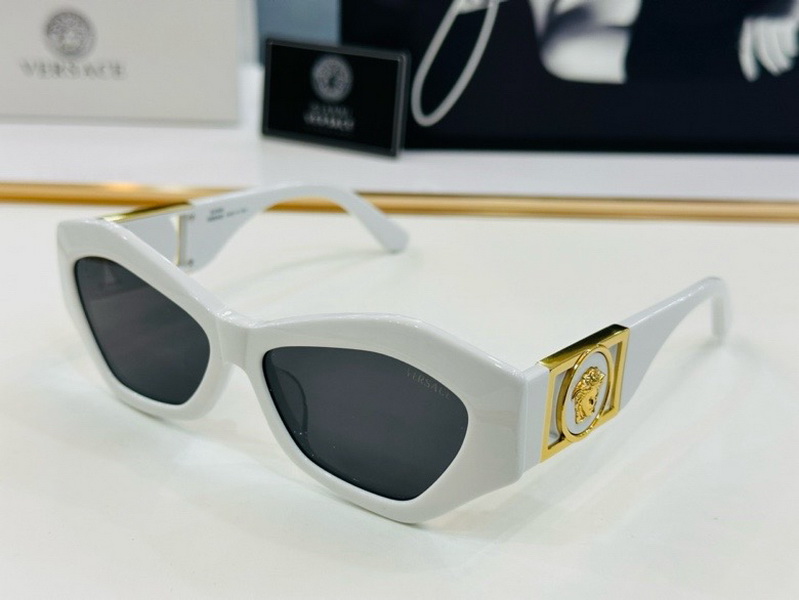 Versace Sunglasses(AAAA)-555
