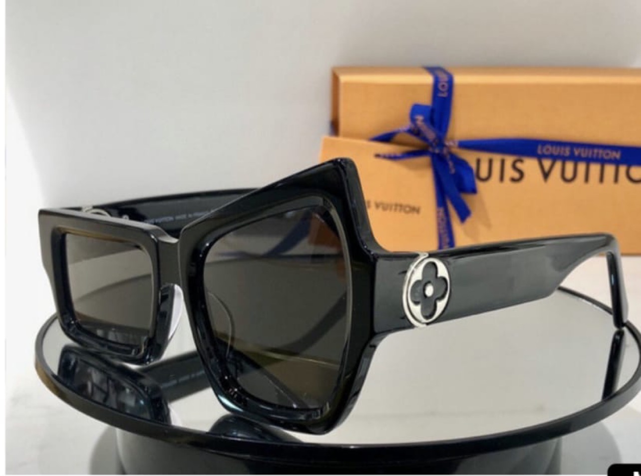 LV Sunglasses(AAAA)-2137