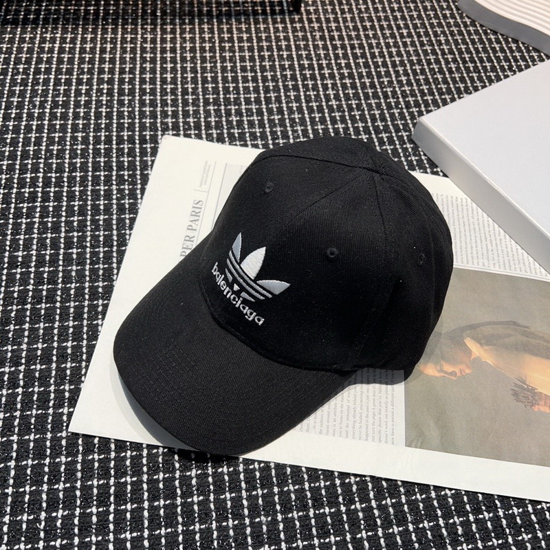 Balenciaga Cap-260