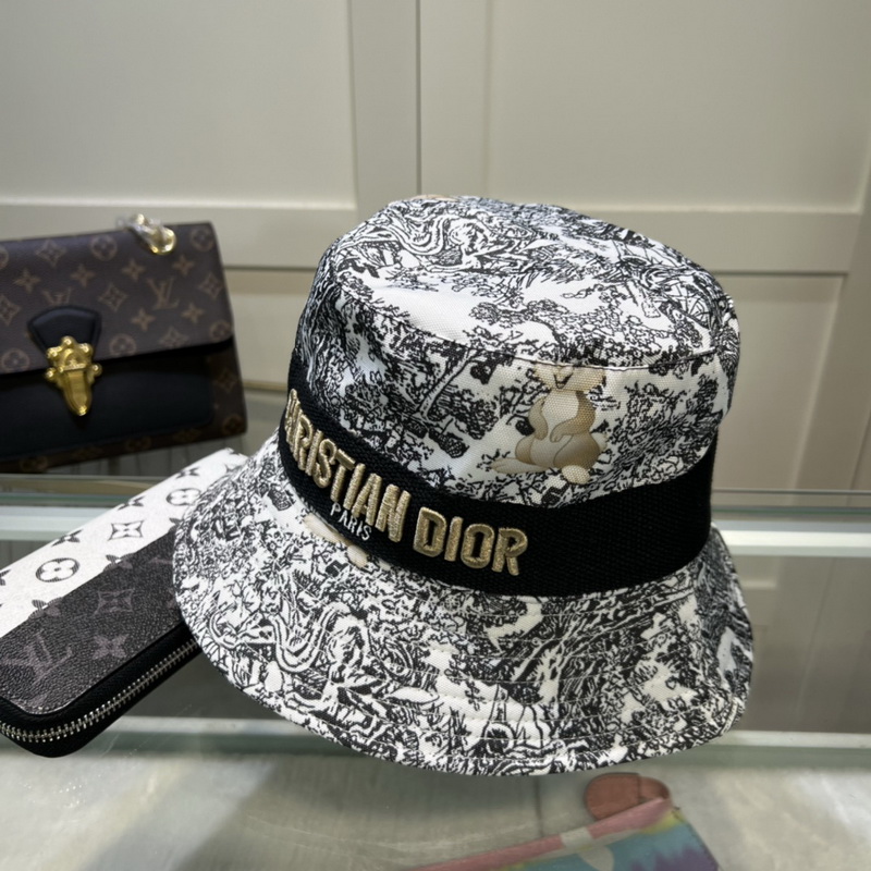 Dior Cap-392