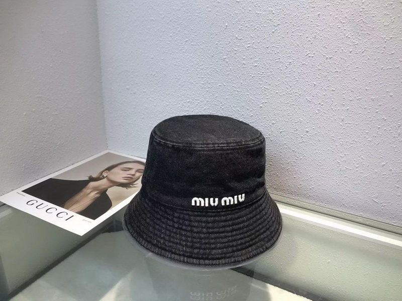 miumiu Cap-124