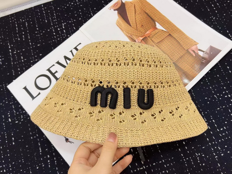 MiuMiu Beanies-010