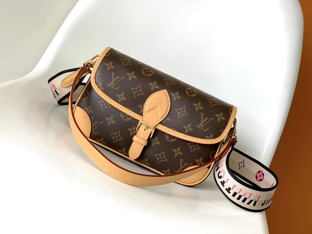 LV Handbags AAAA(Women)-245