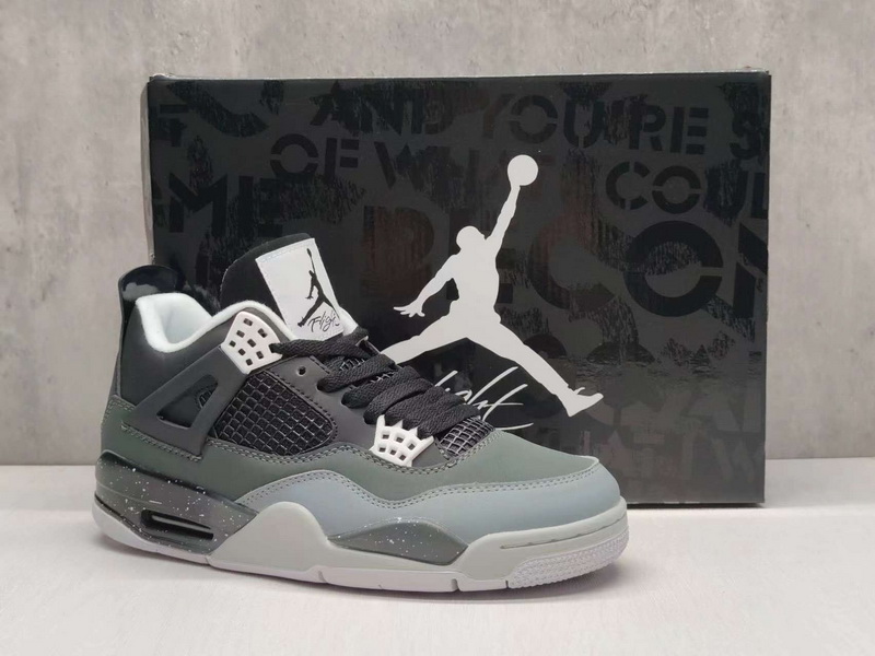 Air Jordan 4 Retro-040