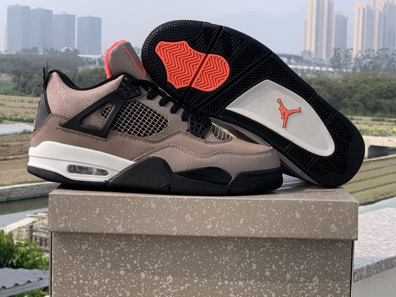 Air Jordan 4 Retro-082