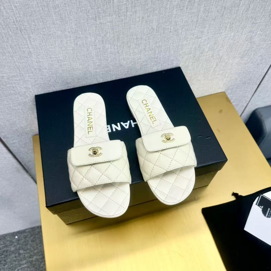 Chanel Slippers Women(AAA)-012