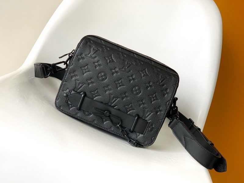 LV Handbags AAAA(Men)-091