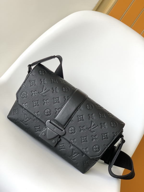 LV Handbags AAAA(Men)-095