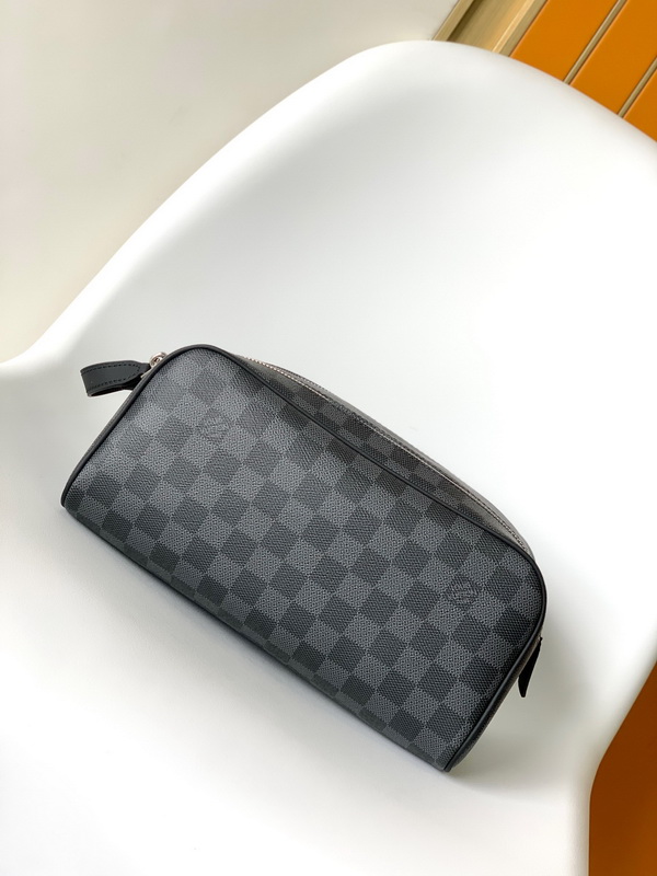 LV Handbags AAAA(Men)-104