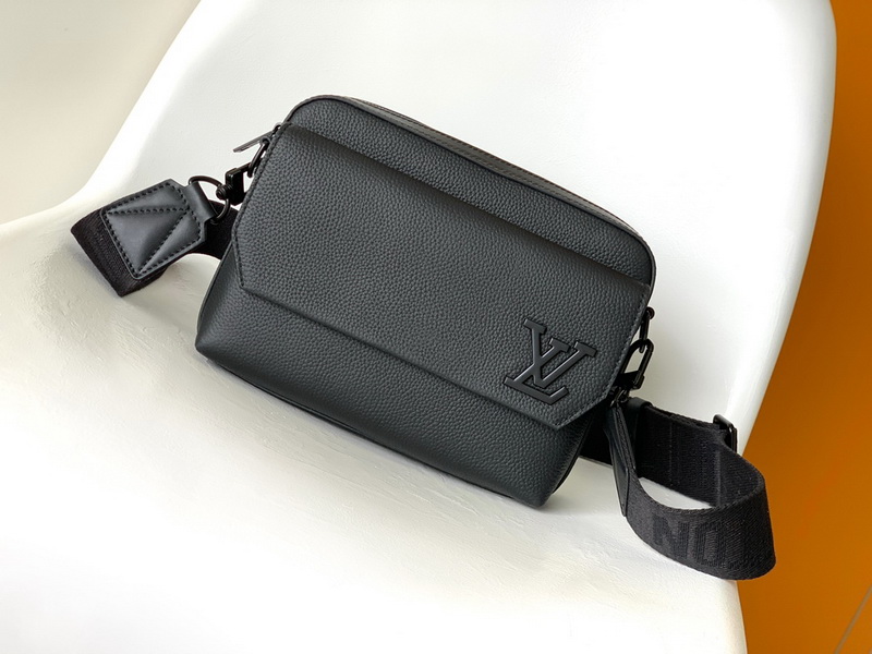 LV Handbags AAAA(Men)-222