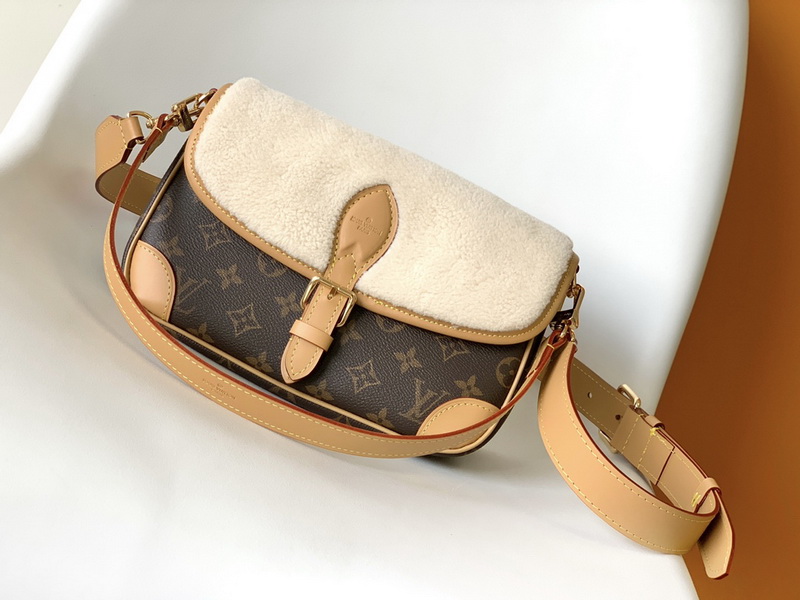 LV Handbags AAA(Women)-546