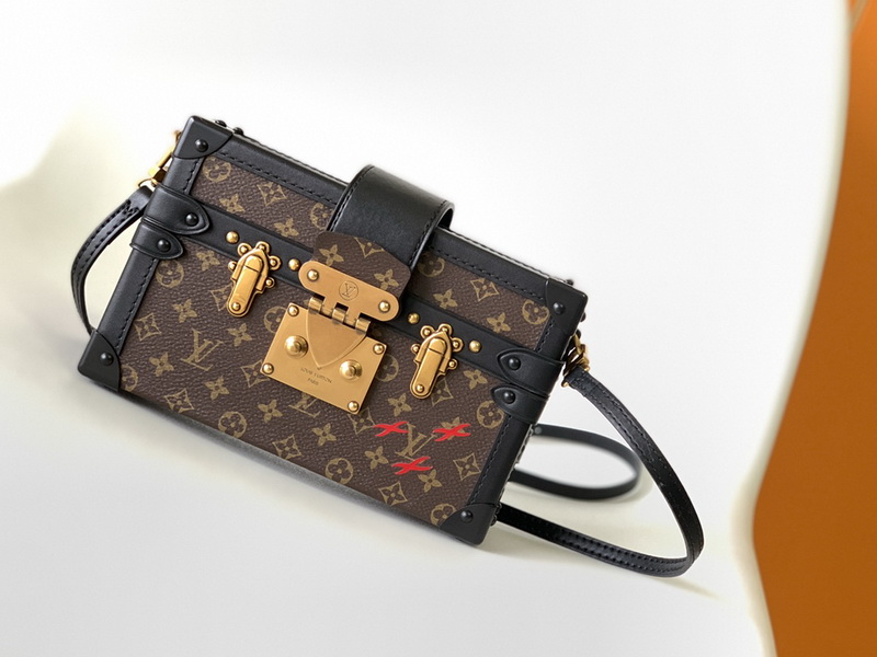 LV Handbags AAA(Women)-676