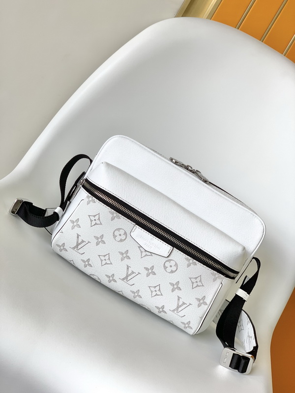 LV Handbags AAAA(Men)-139