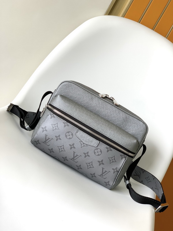 LV Handbags AAAA(Men)-142