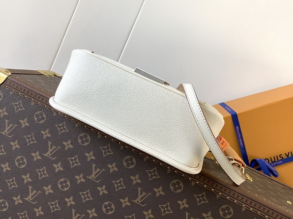 LV Bag-NFC(AAA)-546