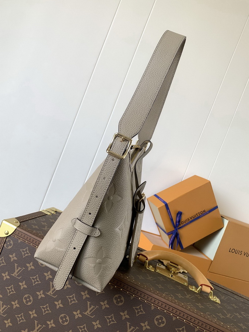 LV Bag-NFC(AAA)-597