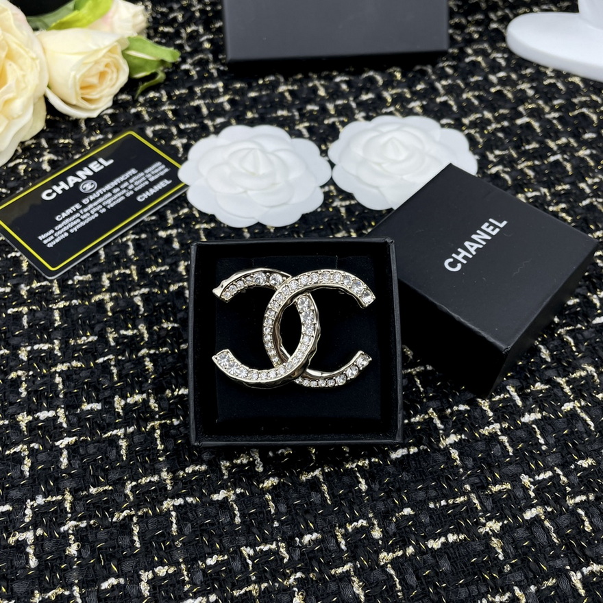 Chanel Brooch-040