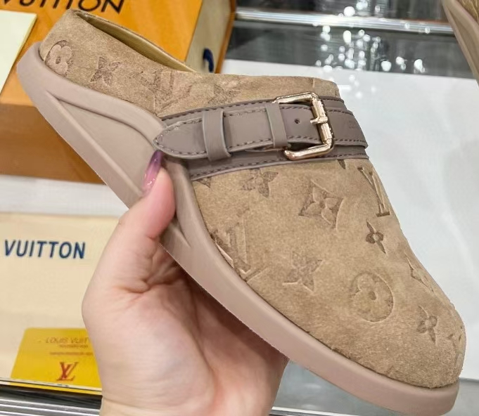 LV Slippers Women(AAA)-090