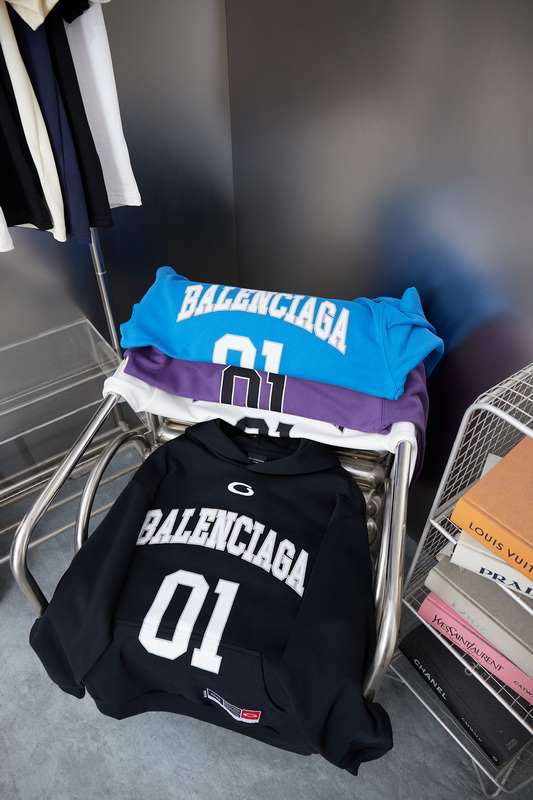Balenciaga Hoody-081