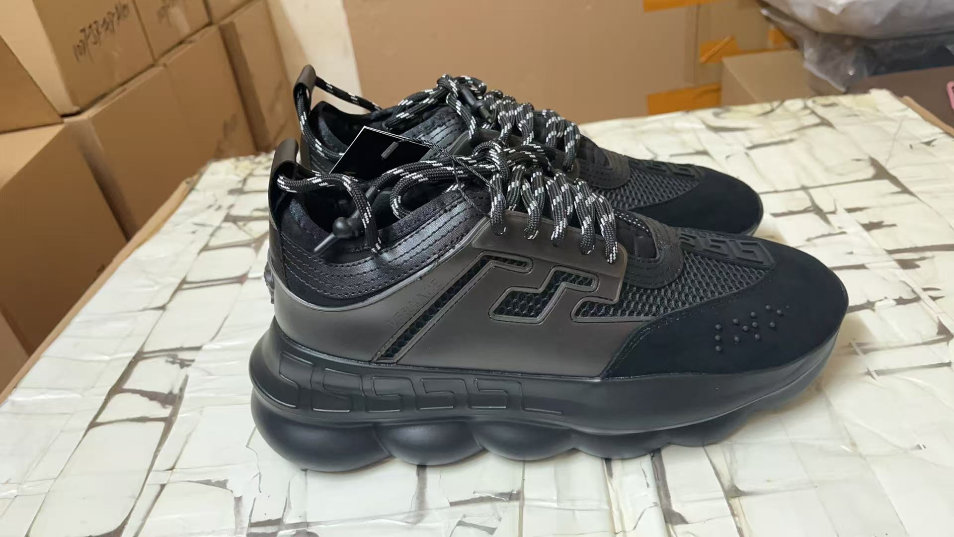 Versace Shoes(AAA)-190