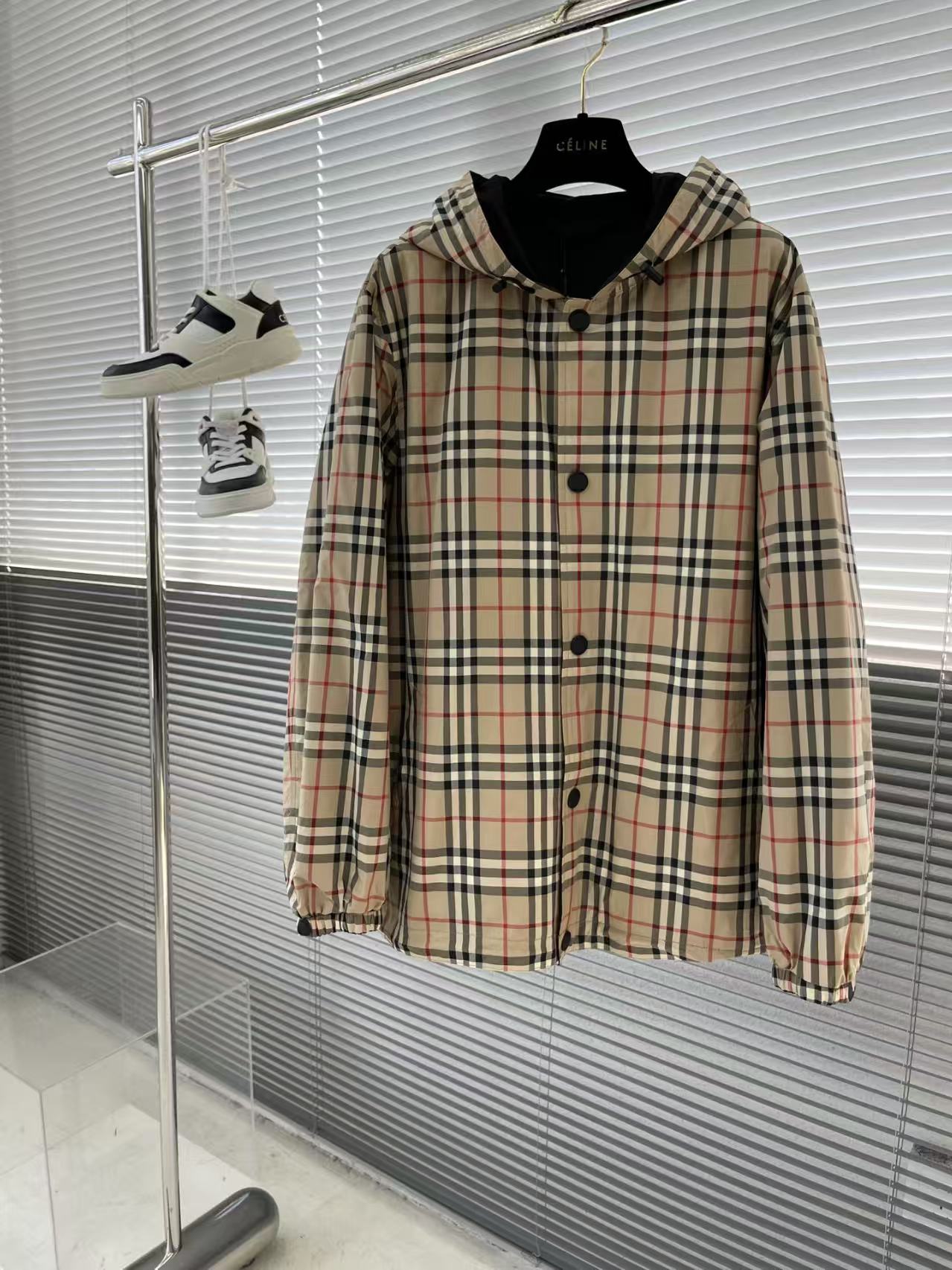 Burberry Jacket-011