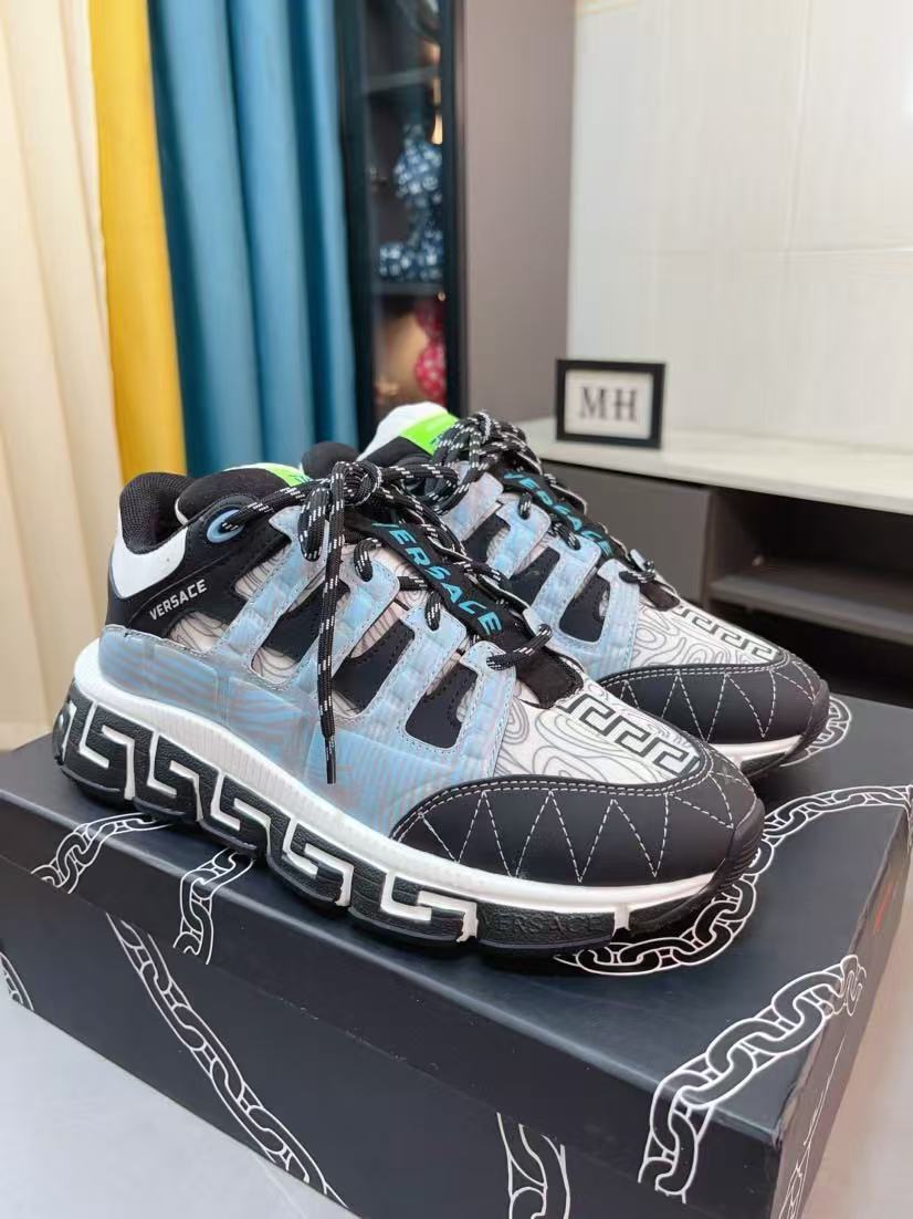 Versace Shoes(AAA)-197