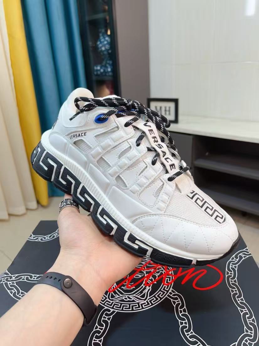 Versace Shoes(AAA)-204