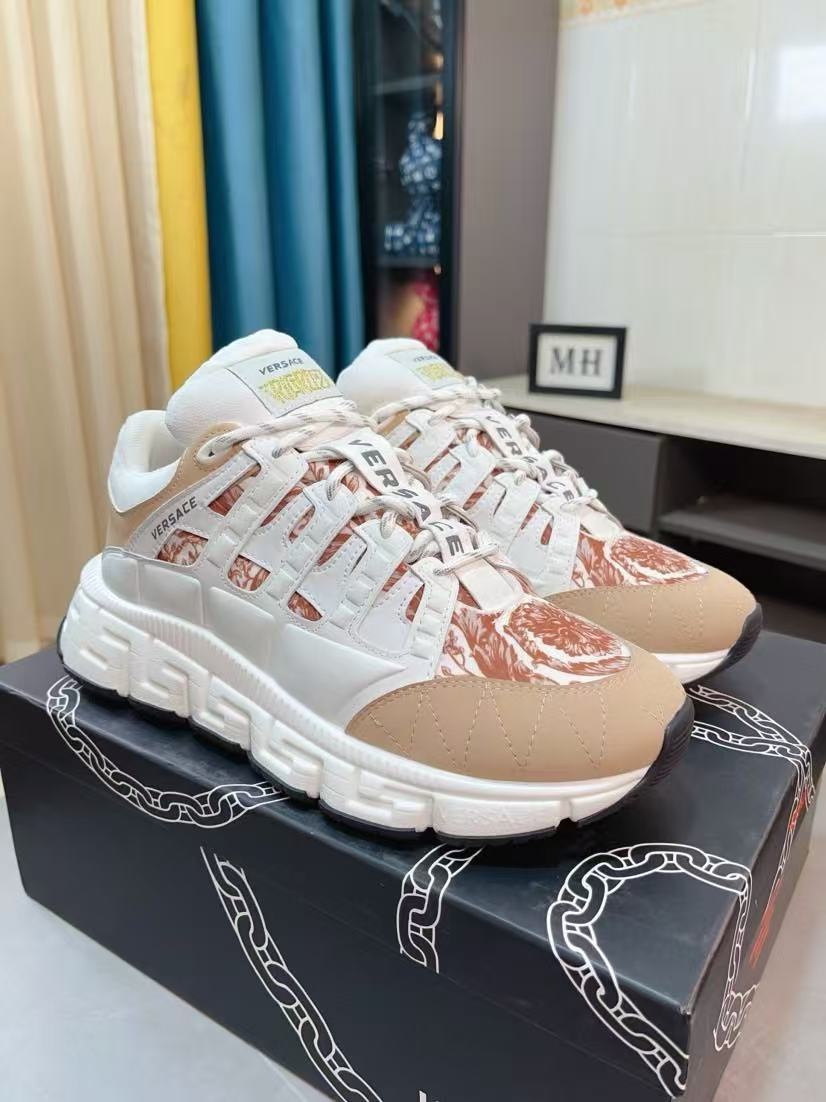 Versace Shoes(AAA)-206