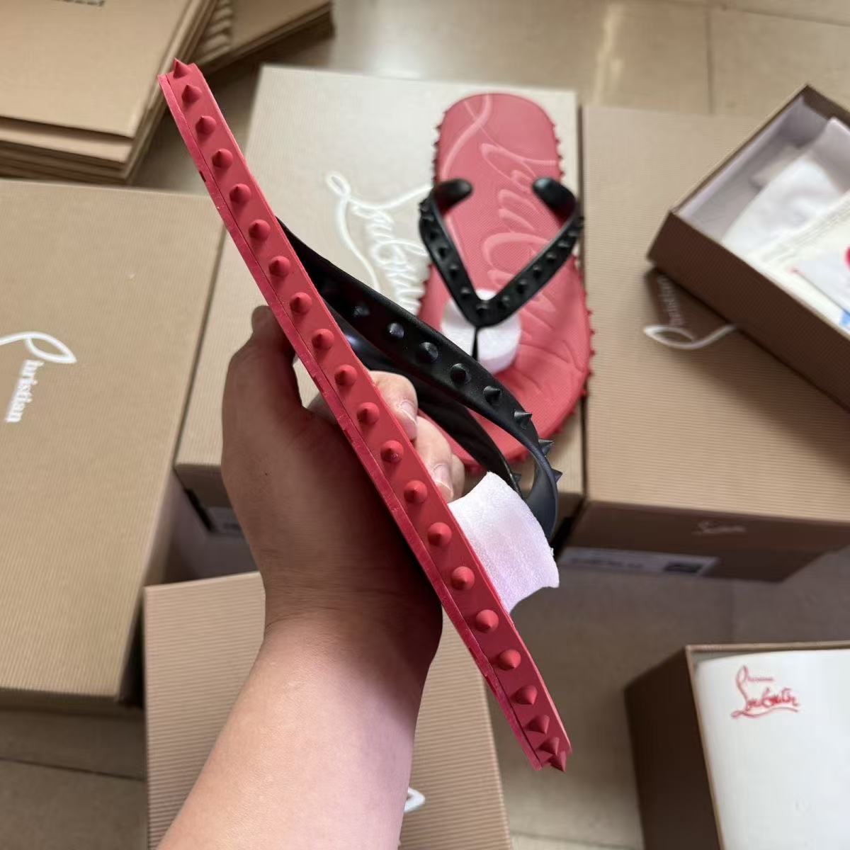 Christian Louboutin Slippers(AAA)-018