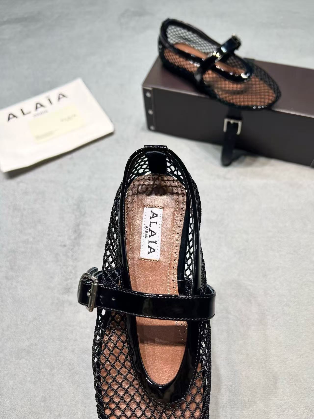 Alaia Slippers Women(AAA)-001