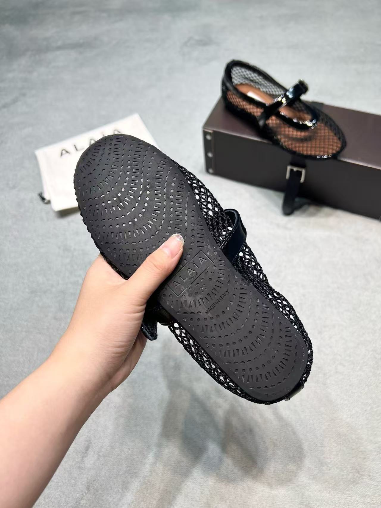 Alaia Slippers Women(AAA)-001
