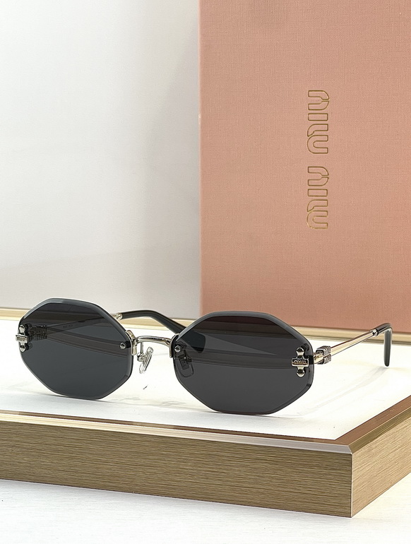 MIUMIU Sunglasses(AAAA)-535