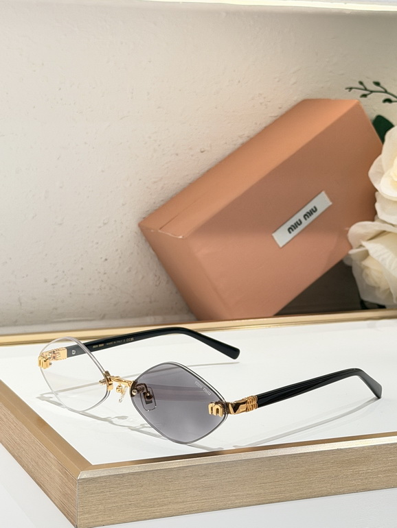 MIUMIU Sunglasses(AAAA)-043