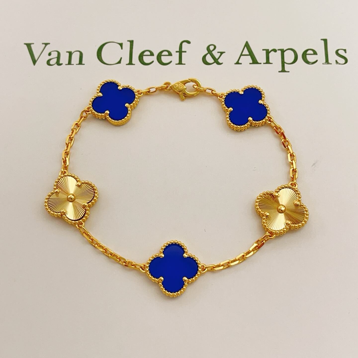 Van Cleef & Arpels Bracelet-011