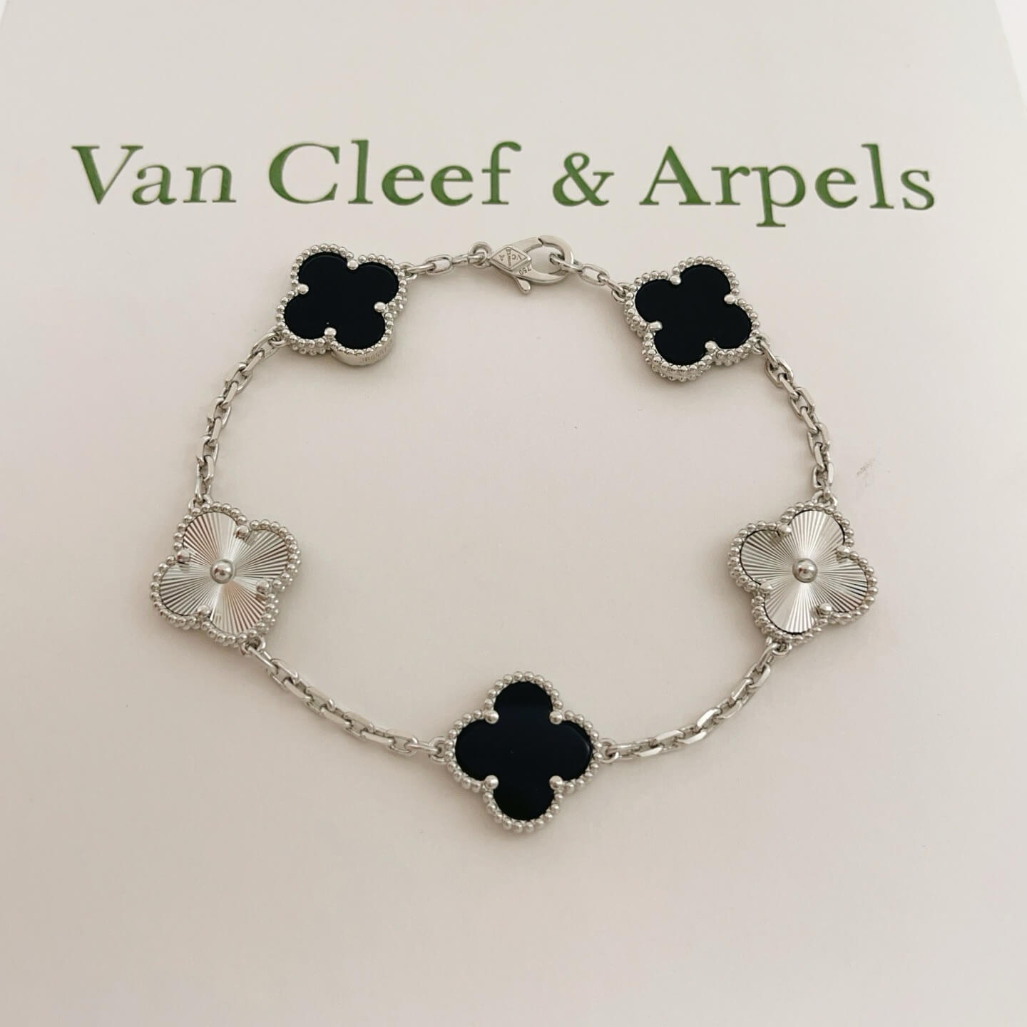 Van Cleef & Arpels Bracelet-010