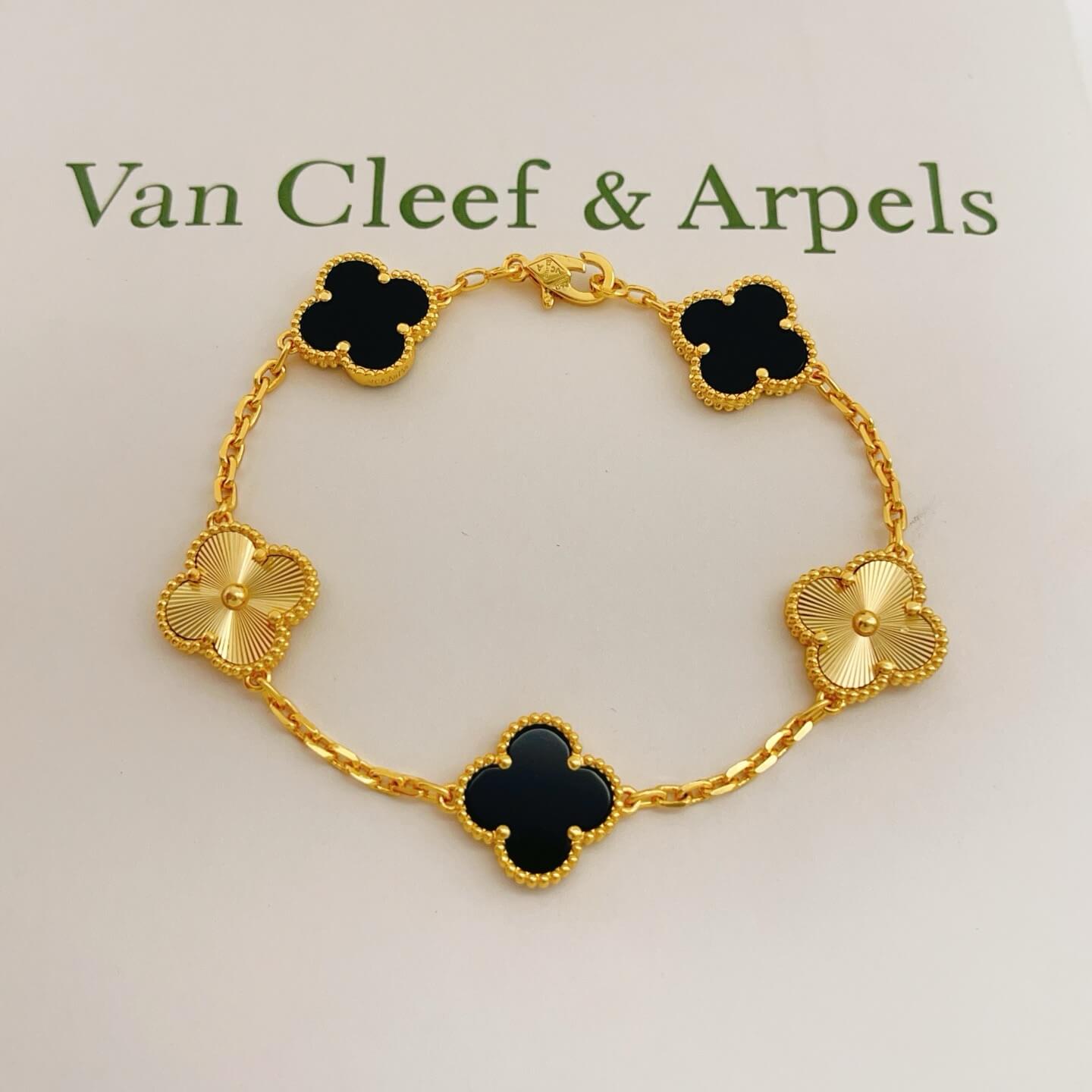 Van Cleef & Arpels Bracelet-008